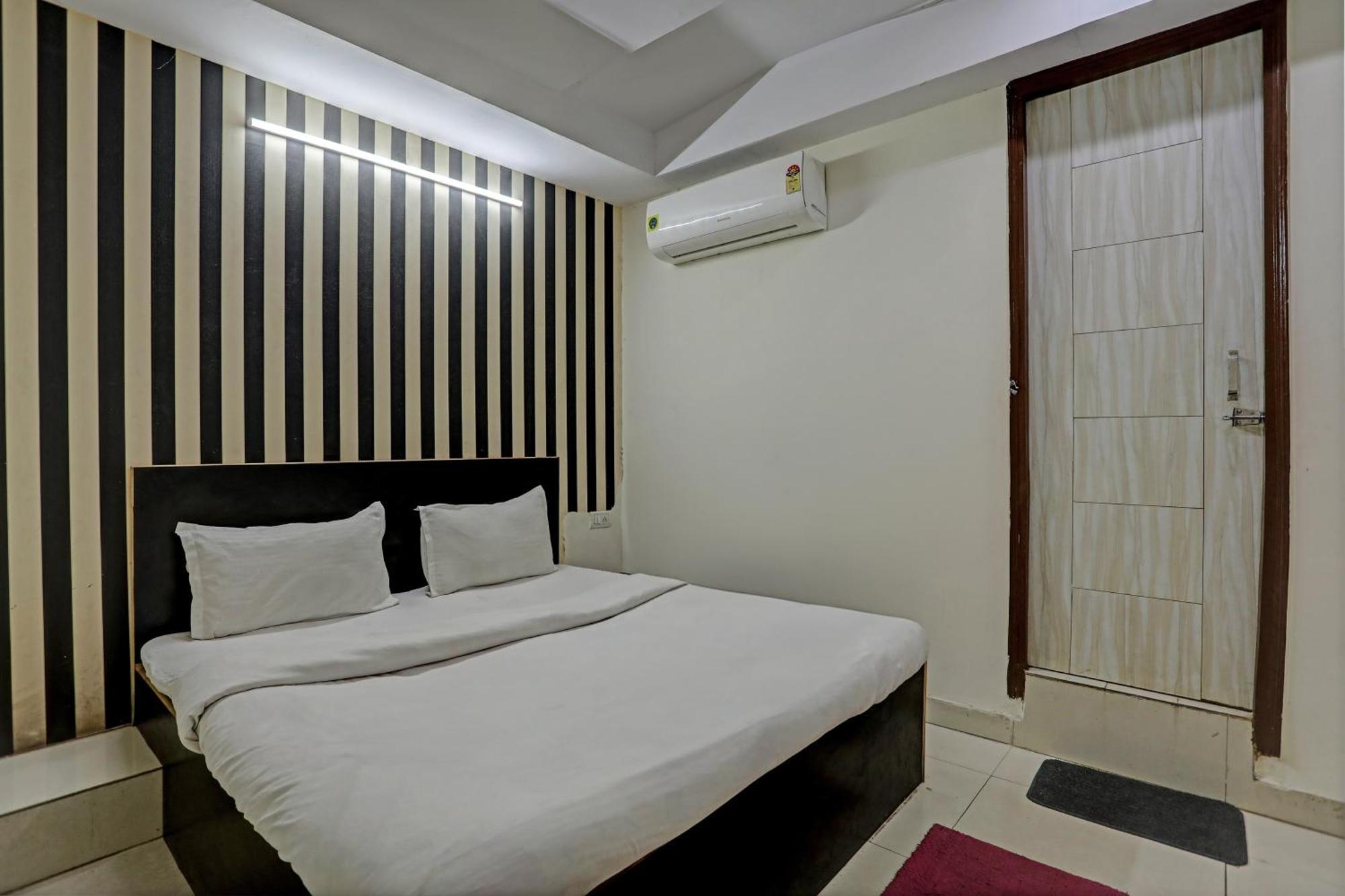 Hotel O Kanak Palace Neu-Delhi Exterior foto